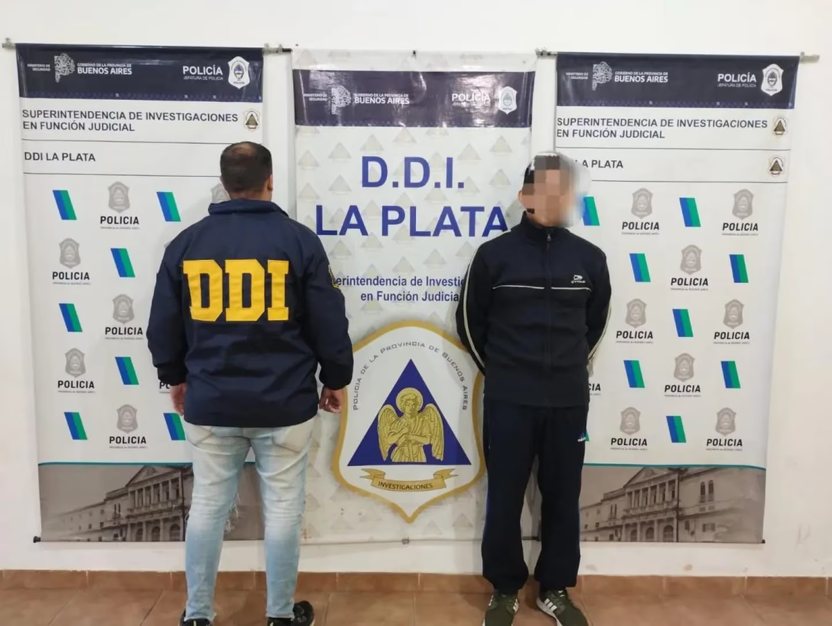 Uno de los delincuentes ya tenía arresto domiciliario y salió a robar. (Foto: DDI La Plata) Uno de los delincuentes ya tenía arresto domiciliario y salió a robar. (Foto: DDI La Plata)