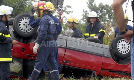 Los familiares reportaron la desaparición de los cuatro integrantes de la familia Pomar, quienes iban desde la localidad de José Mármol hacia Pergamino, y recién 24 días después, el auto y los cuerpos fueron hallados al costado de la ruta. Los familiares reportaron la desaparición de los cuatro integrantes de la familia Pomar, quienes iban desde la localidad de José Mármol hacia Pergamino, y recién 24 días después, el auto y los cuerpos fueron hallados al costado de la ruta.