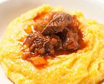 Del locro patrio a platos de polenta, este menú semanal combina recetas rendidoras, platos calientes y opciones rápidas para enfrentar los primeros fríos. Del locro patrio a platos de polenta, este menú semanal combina recetas rendidoras, platos calientes y opciones rápidas para enfrentar los primeros fríos.