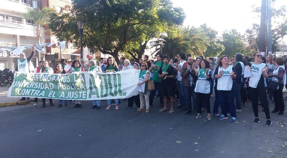 Docentes universitarios inician una semana de huelgas y reclamos