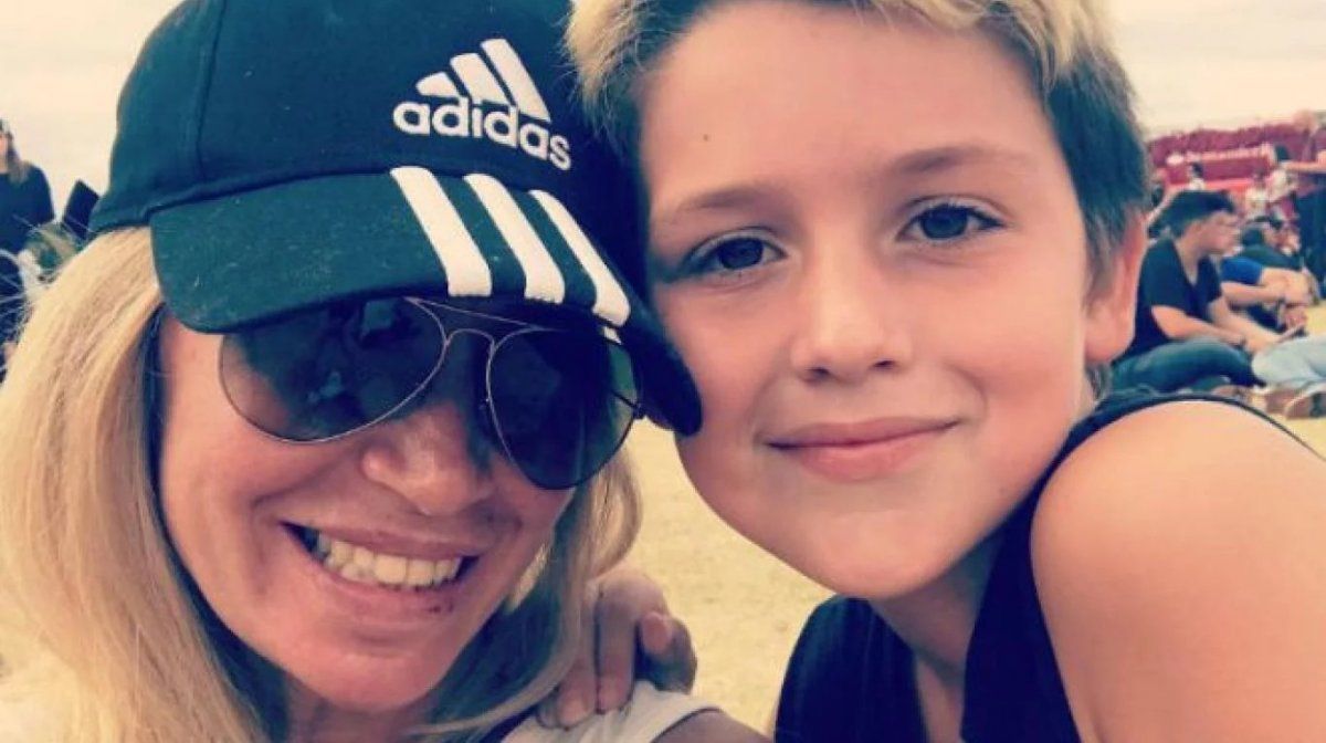 Flor Peña y su hijo Juan la rompieron al ritmo de “Leña para el carbón”