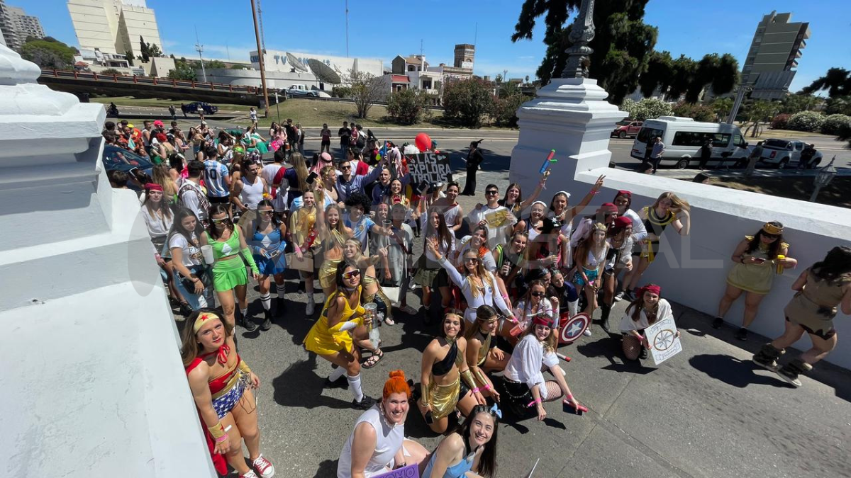 Más de 200 chicos se sumaron a la caravana que se extendió por más de una hora.