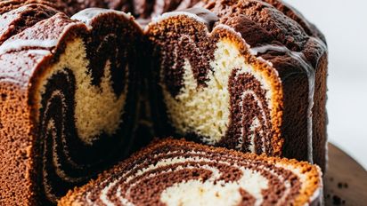 Ni harina ni azúcar: cómo hacer un bizcochuelo marmolado y con menos calorías