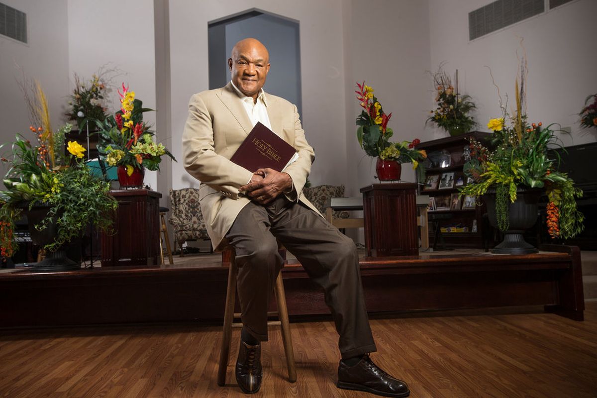 Tras su derrota con Ali y, luego de una prolongada depresión, Foreman se convirtió en 1977 en pastor de la iglesia de Nuestro Señor Jesucristo en Houston, Texas. Hoy, a los 75 años, Big George continúa con la prédica en su congregación y disfruta de lo que ganó con el boxeo y sus negocios particulares. Tras su derrota con Ali y, luego de una prolongada depresión, Foreman se convirtió en 1977 en pastor de la iglesia de Nuestro Señor Jesucristo en Houston, Texas. Hoy, a los 75 años, Big George continúa con la prédica en su congregación y disfruta de lo que ganó con el boxeo y sus negocios particulares.