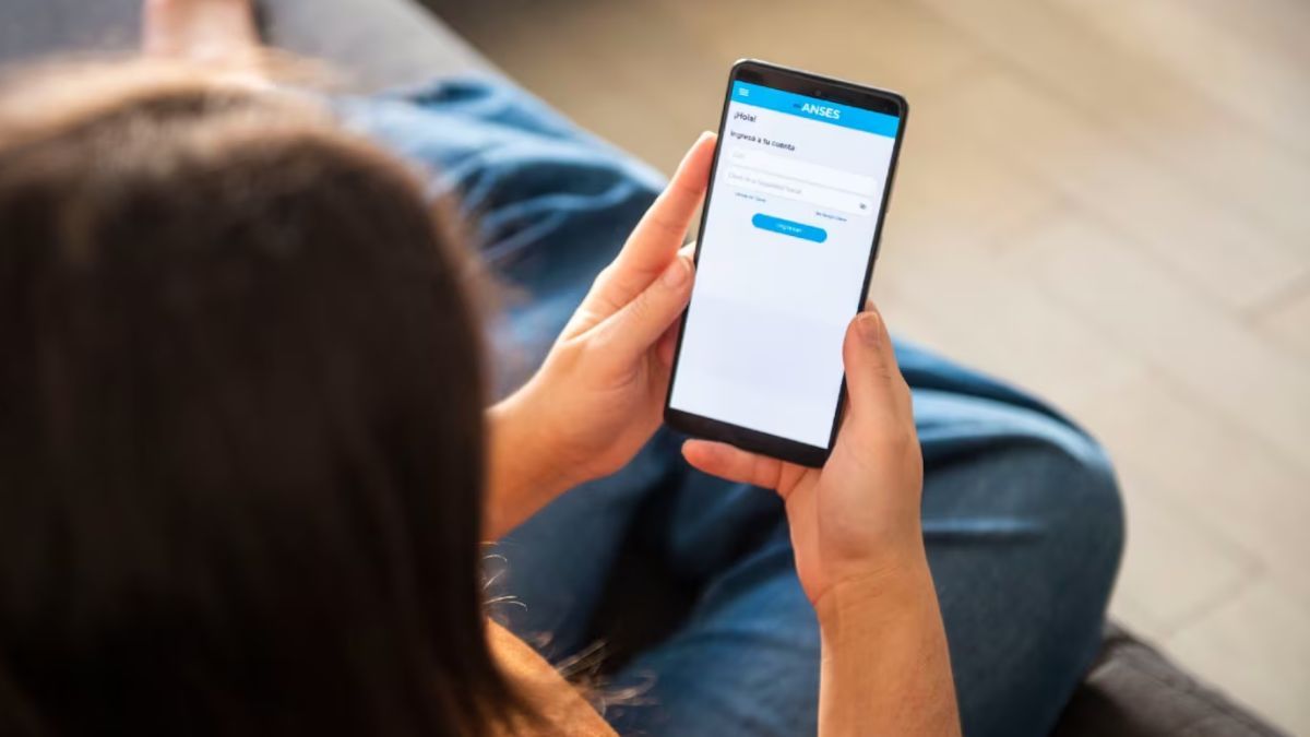 Recordá que mantener tus datos actualizados en ANSES es fundamental para garantizar el cobro mensual de los beneficios sociales. Recordá que mantener tus datos actualizados en ANSES es fundamental para garantizar el cobro mensual de los beneficios sociales.