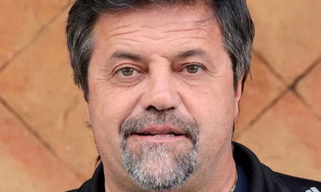 El tumor cerebral que le extirparon a Ricardo Caruso Lombardi sigue creciendo. Un testimonio crudo sobre la batalla que enfrenta a diario. El tumor cerebral que le extirparon a Ricardo Caruso Lombardi sigue creciendo. Un testimonio crudo sobre la batalla que enfrenta a diario.