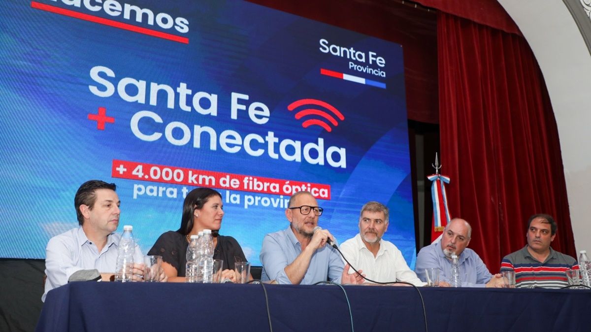 El eje está puesto en la educación y conectividad a través de una mayor potencia de internet, con fibra óptica en las 365 localidades.