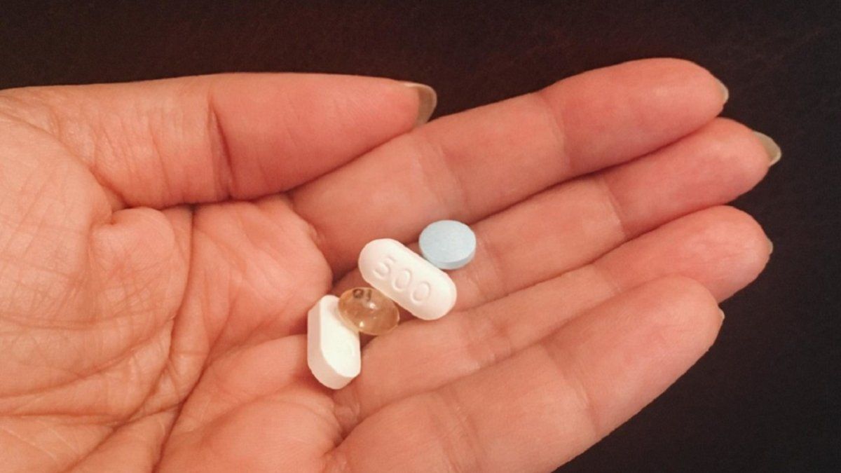 El farmac&eacute;utico, debidamente autorizado por la autoridad competente, es el &uacute;nico responsable y capacitado para la debida dispensa de especialidades medicinales que requieren recetas.