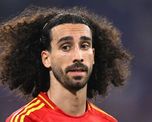Se conoció el secreto del pelo largo de Marc Cucurella. Se conoció el secreto del pelo largo de Marc Cucurella.