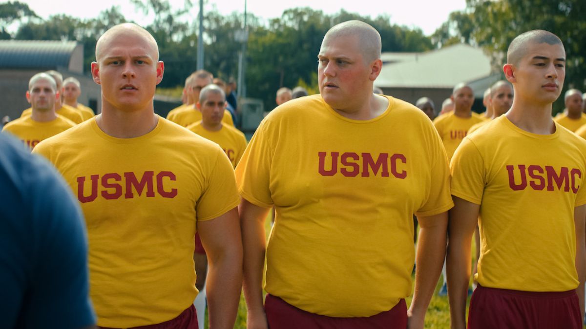 La serie narra la historia de un joven gay que se une al ejército en los años 90.