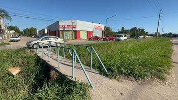 Vecinos de barrio Altos del Valle celebraron la licitación de puentes peatonales en el sector conocido como el Zanjón de la Muerte