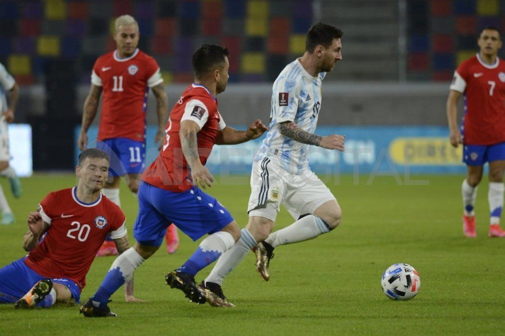 Lionel Messi, capitán de la Selección Argentina, se mostró muy activo y en cada intervención fue productivo para generar juego.