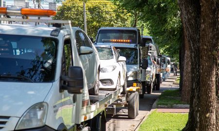 Este lunes retiraron 50 autos, 300 motos y 100 bicicletas de la Comisaría 10° de Rosario. Este lunes retiraron 50 autos, 300 motos y 100 bicicletas de la Comisaría 10° de Rosario.