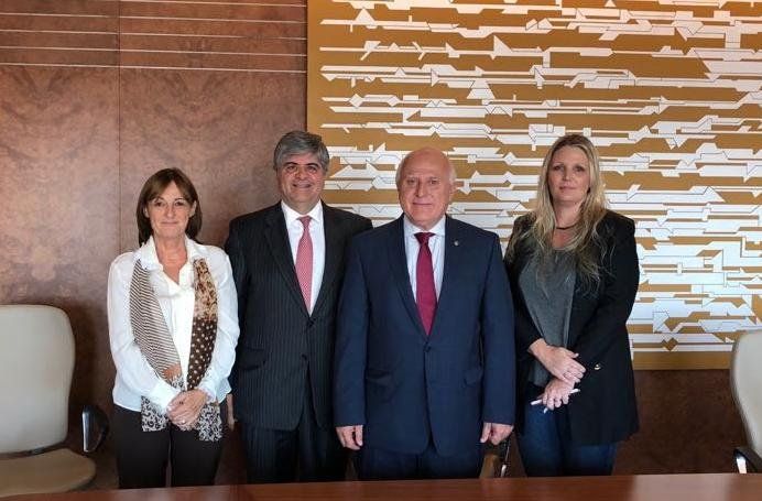 Lifschitz se reunió con autoridades de YPF por la situación de Oil Combustibles