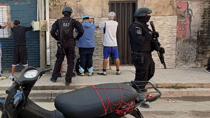 La PDI detuvo a una mujer por microtráfico en Santa Fe y secuestró drogas, armas y dinero