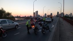 altText(Choque en cadena en el viaducto Oroño en Santa Fe: cuatro vehículos involucrados)}