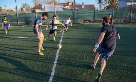 Los fútbol 5 en Santa Fe por el momento están habilitados bajo la modalidad entrenamiento y con los protoclos vigentes. Los fútbol 5 en Santa Fe por el momento están habilitados bajo la modalidad entrenamiento y con los protoclos vigentes.