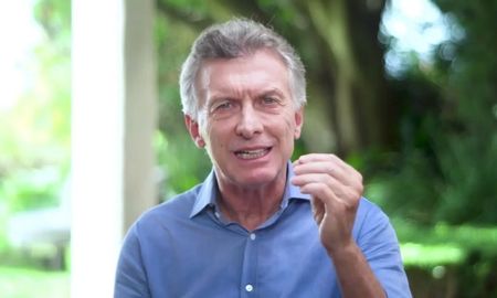 Revelan el supuesto romance de Mauricio Macri con una mujer 21 años menor. Revelan el supuesto romance de Mauricio Macri con una mujer 21 años menor.