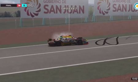 Nicolás Trosset volvió a ganar, esta vez en en el trazado de Posadas, y sigue como líder del campeonato virtual de Turismo Carretera. Nicolás Trosset volvió a ganar, esta vez en en el trazado de Posadas, y sigue como líder del campeonato virtual de Turismo Carretera.