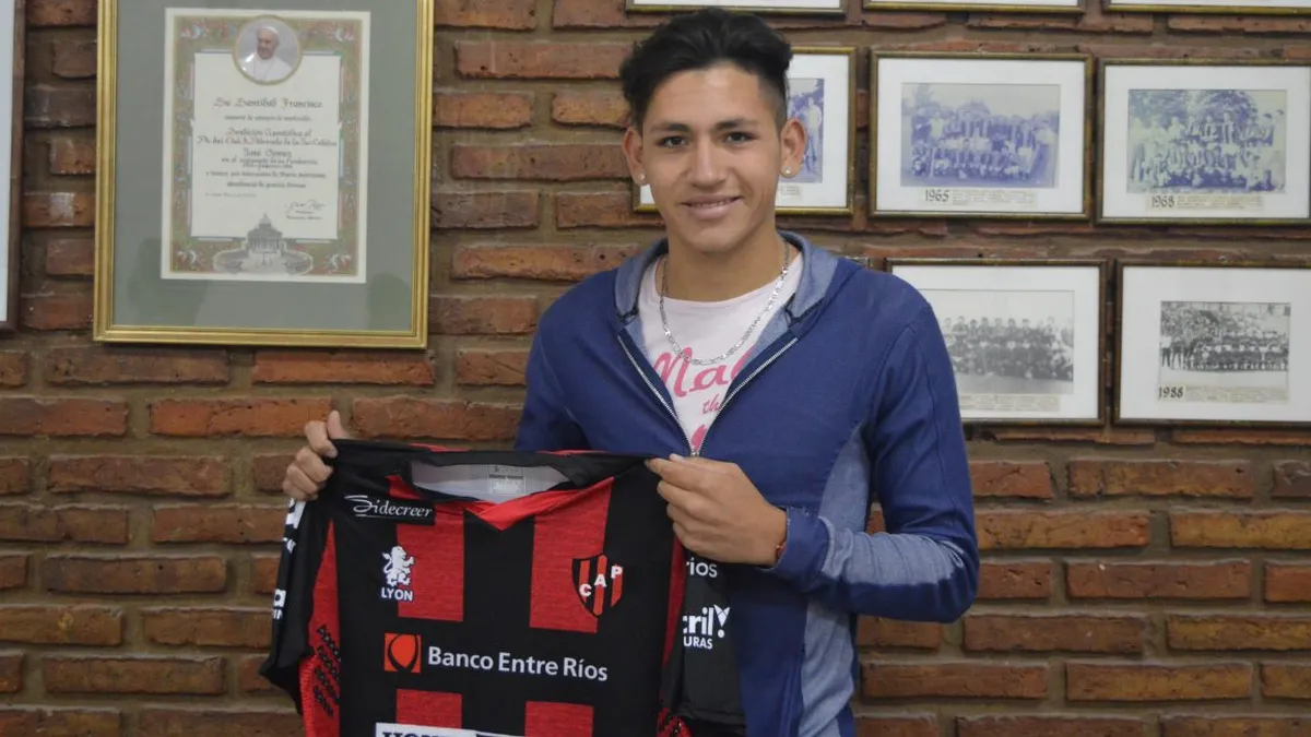 Luis Vázquez llegó desde muy joven a Patronato, procedente de Nobleza de Recreo. Luis Vázquez llegó desde muy joven a Patronato, procedente de Nobleza de Recreo.