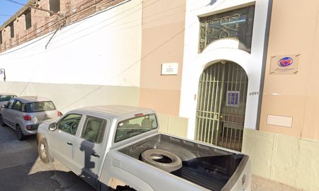 El cuerpo del joven fue hallado en el quinto piso de la residencia estudiantil Domus Ateneo, perteneciente al Colegio de la Inmaculada Concepción. Imagen: captura de Google Maps.