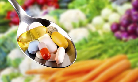 La vitamina E es fundamental para la integridad de los nervios periféricos y el control motor. La vitamina E es fundamental para la integridad de los nervios periféricos y el control motor.