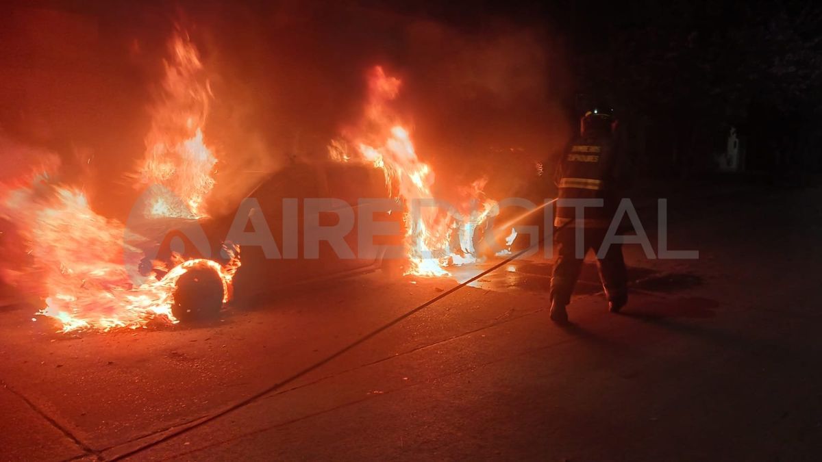 Hubo varios episodios de autos incendiados en la ciudad de Santa Fe.