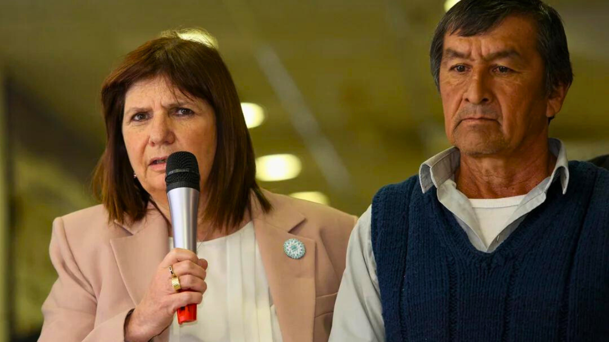 Patricia Bullrich junto a José Peña