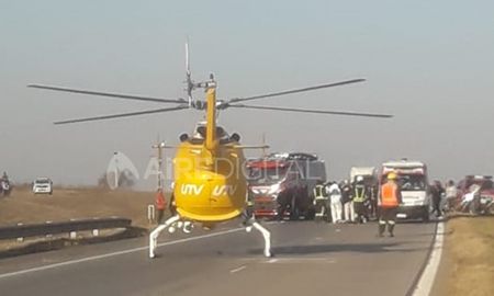 En el lugar trabajó personal de la concesionaria de la Autopista junto a efectivos de las fuerzas de seguridad provinciales. En el lugar trabajó personal de la concesionaria de la Autopista junto a efectivos de las fuerzas de seguridad provinciales.