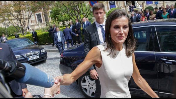 Se filtró un video de Letizia de España retando a su guardaespaldas en público