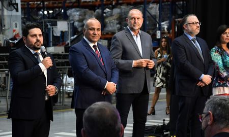 El gobernador Omar Perotti; el jefe de Gabinete de Ministros de la Nación, Juan Manzur; y el ministro de Desarrollo Productivo de la Nación, Matías Kulfas; visitaron este miércoles la planta de fabricación y producción de la empresa Liliana S.R.L, El gobernador Omar Perotti; el jefe de Gabinete de Ministros de la Nación, Juan Manzur; y el ministro de Desarrollo Productivo de la Nación, Matías Kulfas; visitaron este miércoles la planta de fabricación y producción de la empresa Liliana S.R.L,