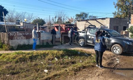 Este sábado, alrededor de las 20, un llamado al 911 dio aviso de que un hombre fue asesinado en un confuso episodio ocurrido en el norte de la ciudad de Santa Fe. Por el hecho no hay detenidos. Este sábado, alrededor de las 20, un llamado al 911 dio aviso de que un hombre fue asesinado en un confuso episodio ocurrido en el norte de la ciudad de Santa Fe. Por el hecho no hay detenidos.
