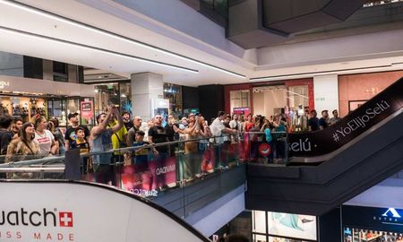 Noche Shopping se desarrolla de manera simultánea en 15 shoppings del país. Noche Shopping se desarrolla de manera simultánea en 15 shoppings del país.