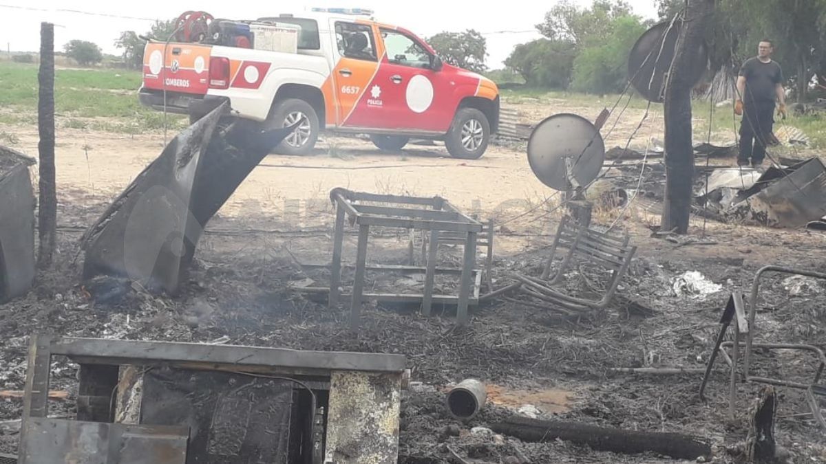 Tres familias perdieron todo en un incendio en Arroyo Leyes.