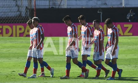 Unión perdió ante Defensa y Justicia por la Copa Diego Maradona y profundizó su crisis futbolística. Unión perdió ante Defensa y Justicia por la Copa Diego Maradona y profundizó su crisis futbolística.