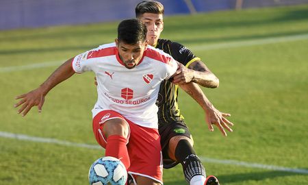 Independiente y Defensa y justicia igualaron sin goles y quedaron con 5 y 2 puntos respectivamente en la Copa de la Liga Profesional. Independiente y Defensa y justicia igualaron sin goles y quedaron con 5 y 2 puntos respectivamente en la Copa de la Liga Profesional.
