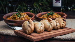 altText(Empanadas de humita: la receta argentina que deslumbró a Taylor Swift)}