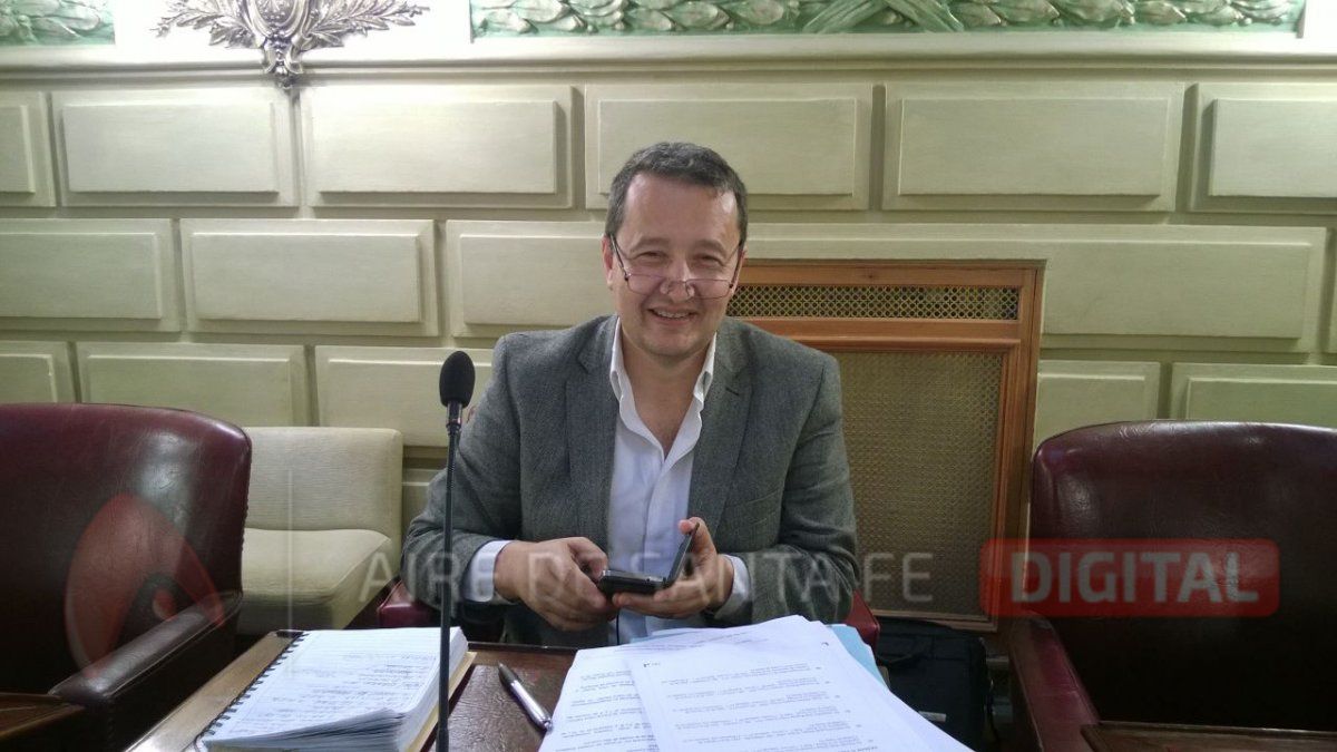 Para el legislador provincial, las cárceles y comisarías “son signos de castigo y condena, aun antes de recibir condena, porque la mayoría tiene prisión preventiva. Ese es otro tema para analizar con profundidad”.