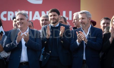 Este martes, los gobernadores Pullaro, Llaryora y Frigerio mantendrán un encuentro donde el eje serán las retenciones. Este martes, los gobernadores Pullaro, Llaryora y Frigerio mantendrán un encuentro donde el eje serán las retenciones.