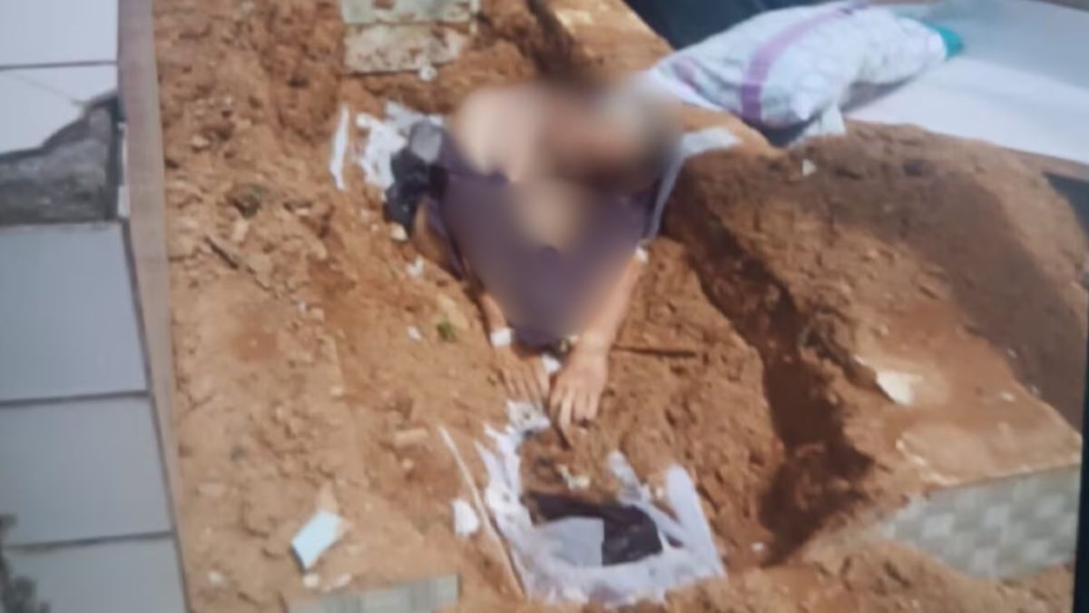 La lápida habría sido violada por alguien que desenterró el cadáver en el cementerio de Brasil. La lápida habría sido violada por alguien que desenterró el cadáver en el cementerio de Brasil.