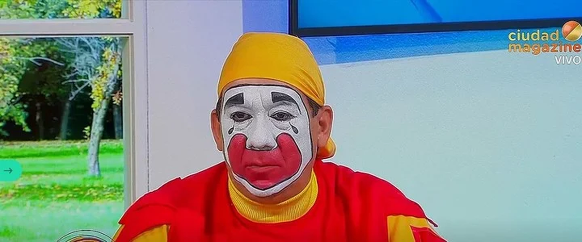 "Es medio bizarro y patético que un payaso esté hablando de cosas demasiado serias", dijo Piñón Fijo.