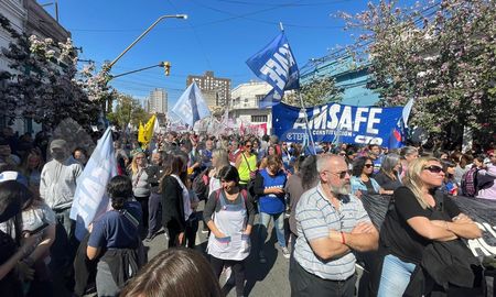 Amsafe votó en contra de la propuesta salarial del Gobierno de la Provincia. Amsafe votó en contra de la propuesta salarial del Gobierno de la Provincia.