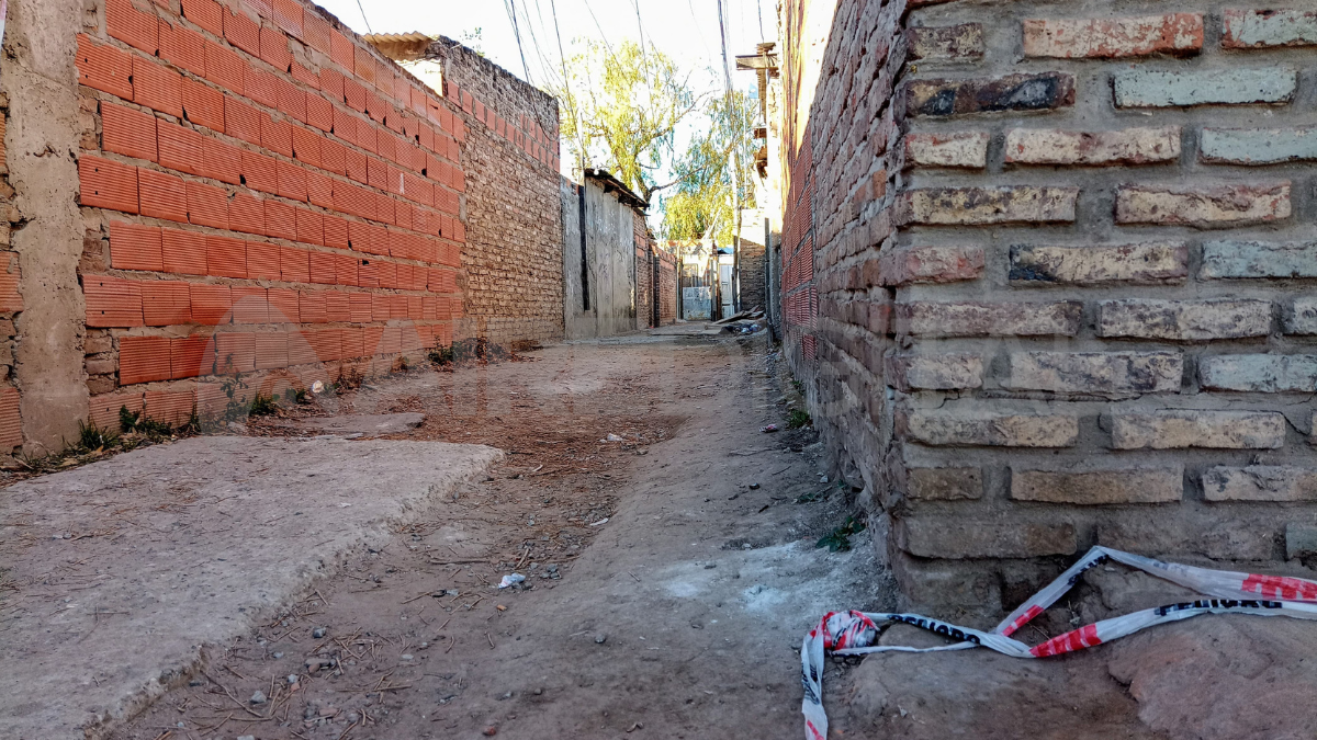 Encontraron muerto a un hombre en un pasillo de la zona oeste de Rosario. Encontraron muerto a un hombre en un pasillo de la zona oeste de Rosario. 