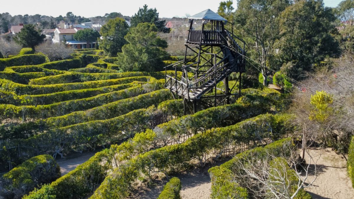 Escapada a Las Toninas: la ciudad costera de Buenos Aires con un laberinto gigante perfecto para los niños