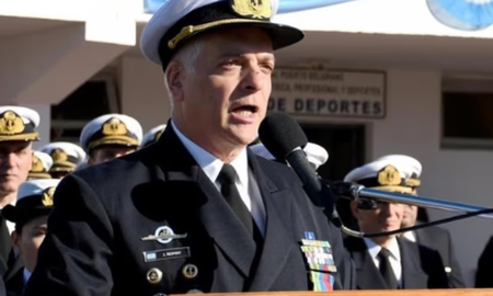 El jefe de la Armada, el almirante Juan Carlos Romay. El jefe de la Armada, el almirante Juan Carlos Romay.