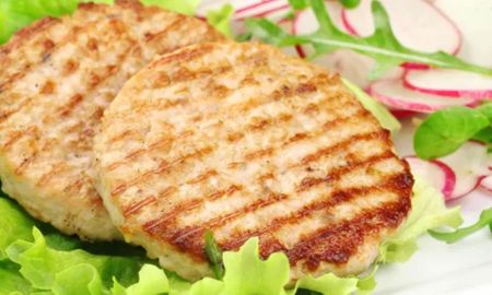 Todos los detalles para hacer unas hamburguesas de la mano de Maru Botana. Todos los detalles para hacer unas hamburguesas de la mano de Maru Botana.