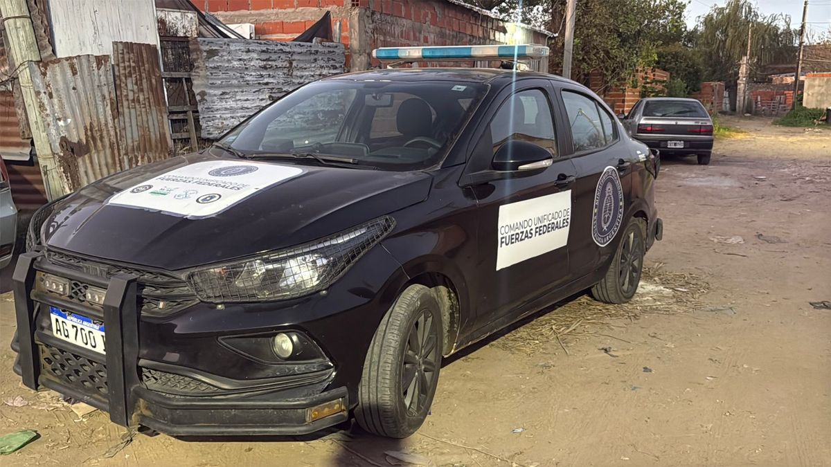 Los allanamientos se concentraban principalmente en la zona oeste de la ciudad, sobre el sector cercano a Presidente Perón, particularmente en inmediaciones de pasaje Díaz y pasaje Mitre, un área limítrofe entre Villa del Parque y Barranquitas Sur. Los allanamientos se concentraban principalmente en la zona oeste de la ciudad, sobre el sector cercano a Presidente Perón, particularmente en inmediaciones de pasaje Díaz y pasaje Mitre, un área limítrofe entre Villa del Parque y Barranquitas Sur.