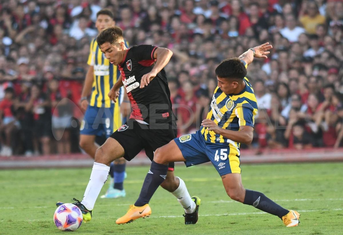 Newell's y Rosario jugarían en los estadios santafesinos. Newell's y Rosario jugarían en los estadios santafesinos.