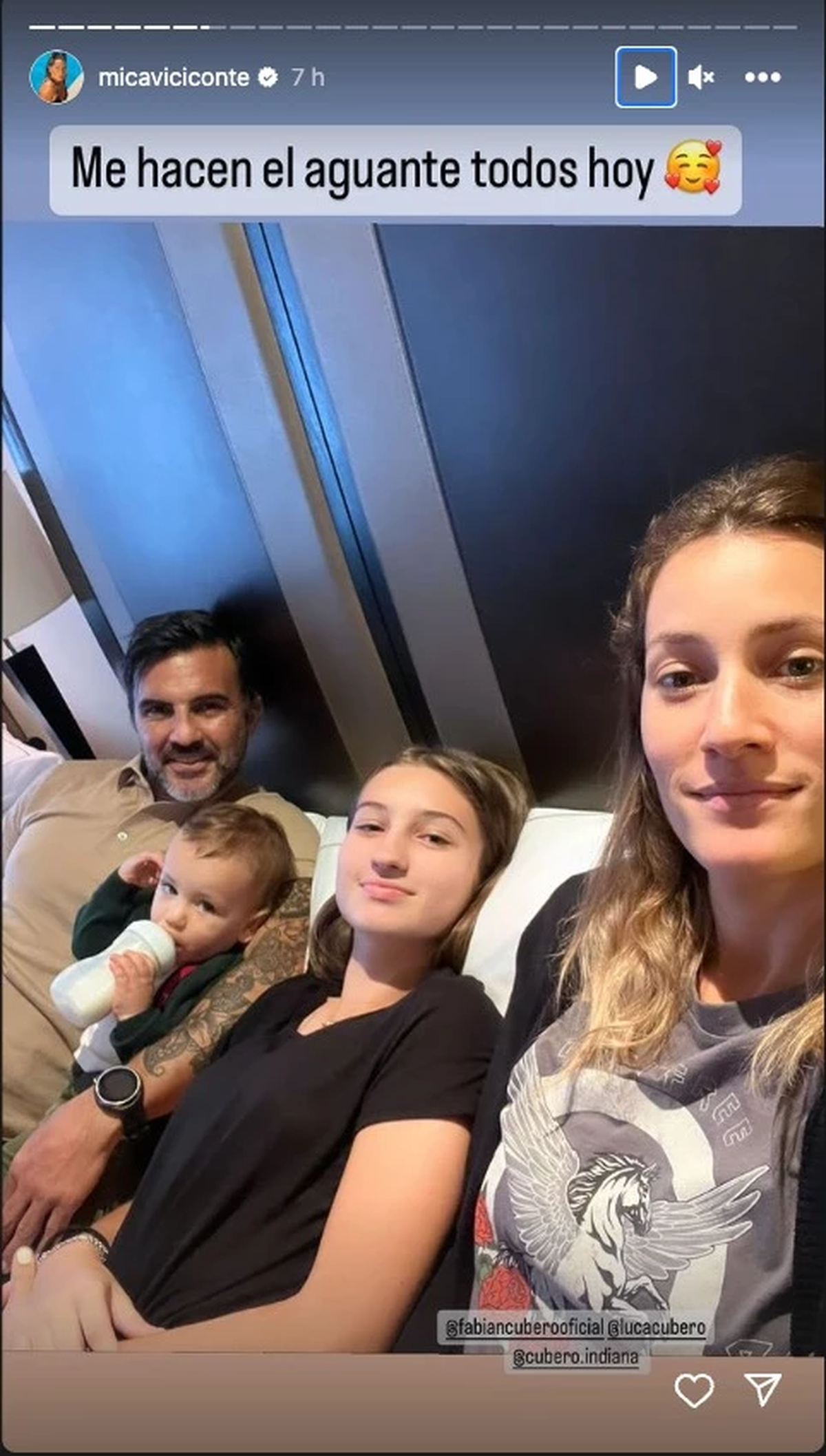 Mica Viciconte junto a Fabián Cubero, Indiana Cubero y Luca Cubero. Mica Viciconte junto a Fabián Cubero, Indiana Cubero y Luca Cubero. 