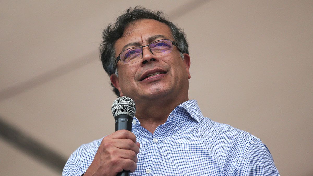 Petro asumirá como el primer presidente de izquierda de Colombia.